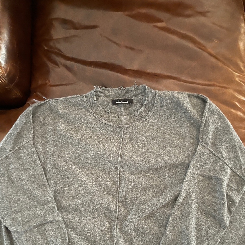 GRAY OLIVACEOUS SWEATER - Picture 1 of 2
